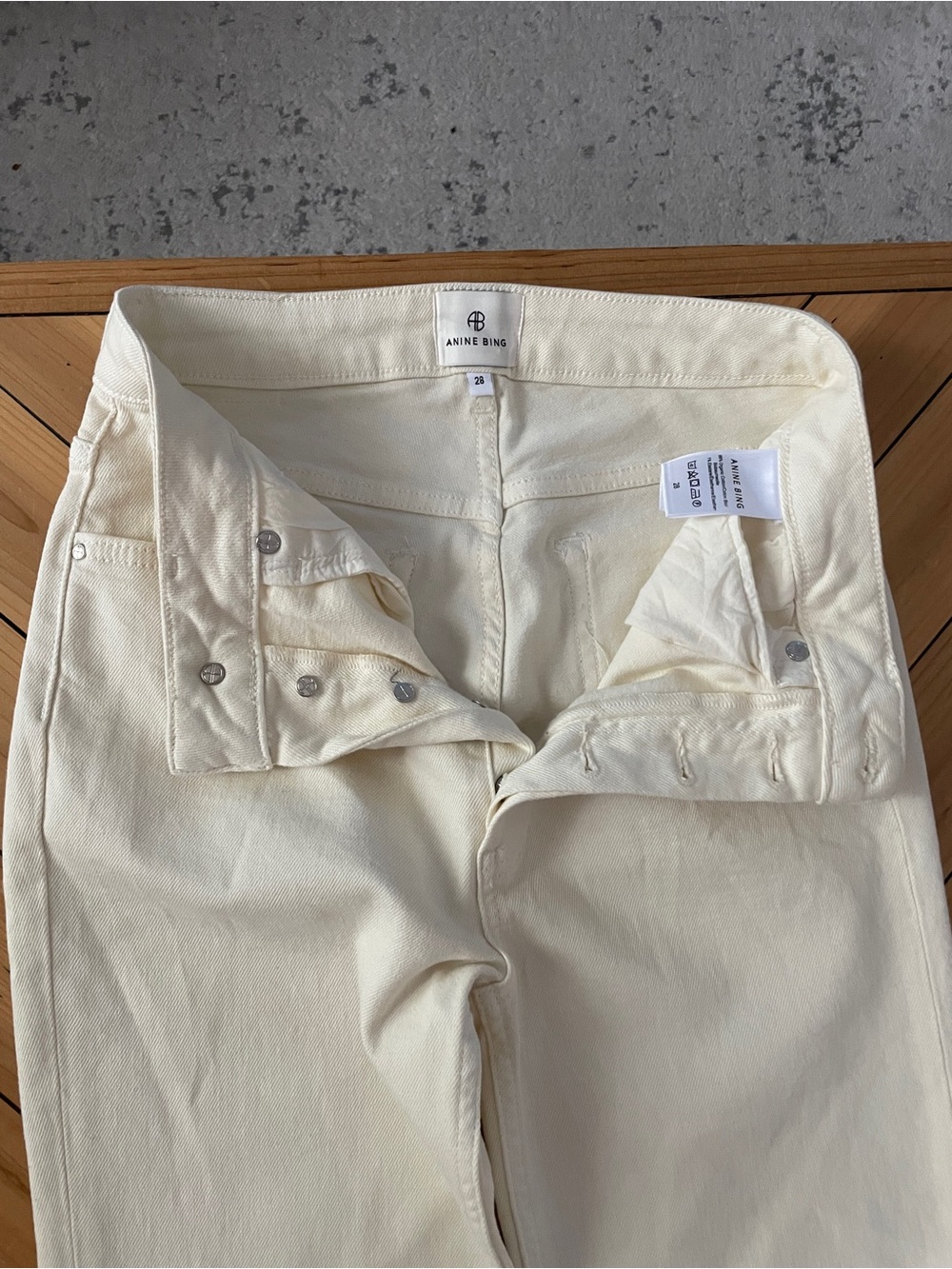 Anine Bing  Roy ivory  Split and raw Hem Jeans size 28 . Perfect summer jeans. - Picture 14 of 14